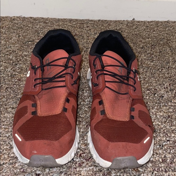 Men’s On Cloud 5 On Running Shoes in Ruby/Rust - Picture 1 of 7